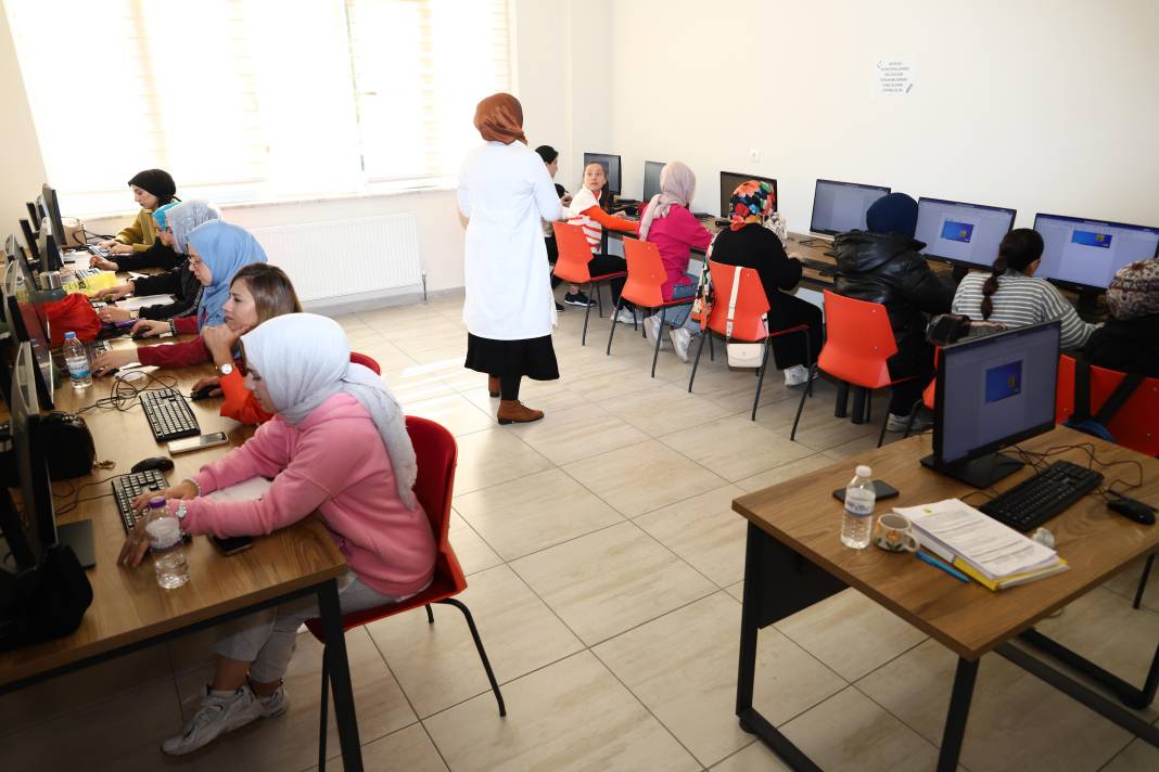 Konya’da 94 bin kişi ile yoğun mesai başladı 2